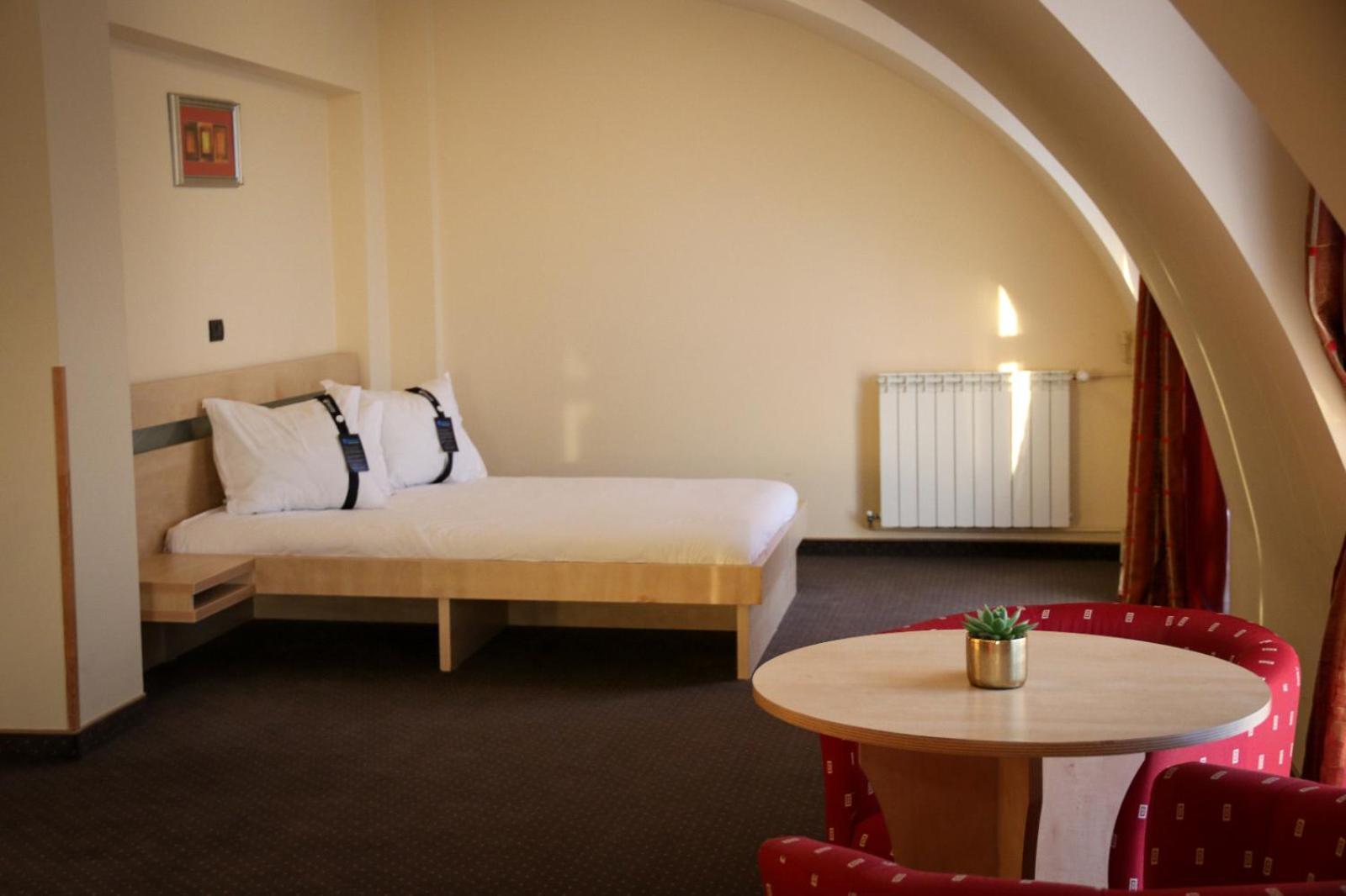 Hotel Clipa Drobeta Turnu Severin Luaran gambar